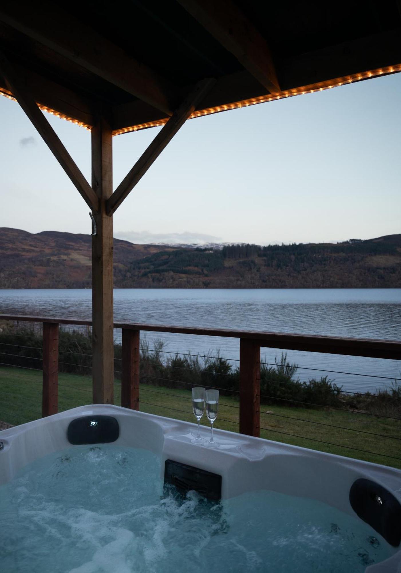 Shoreland Lodges - Holly Lodge Fort Augustus Buitenkant foto