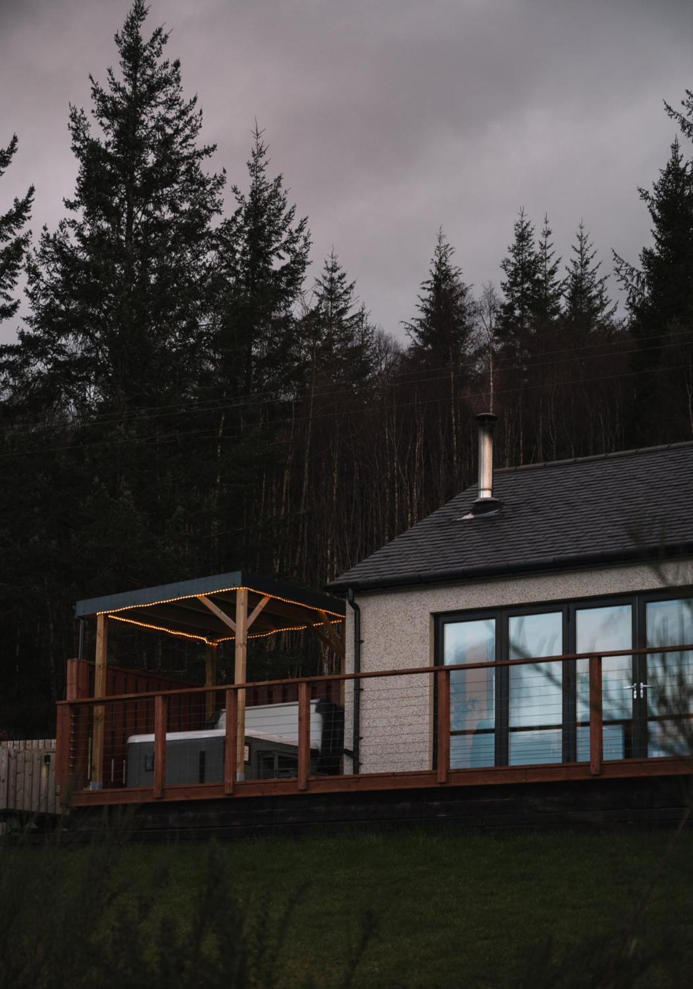 Shoreland Lodges - Holly Lodge Fort Augustus Buitenkant foto