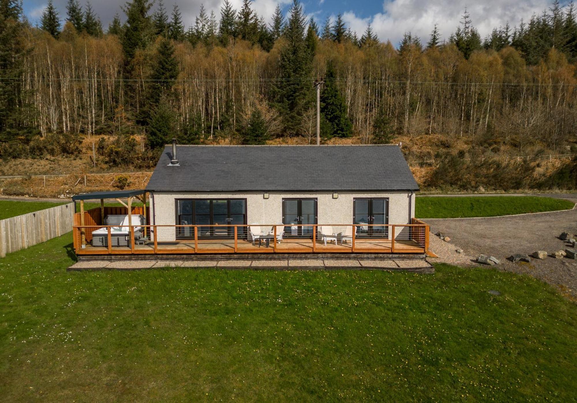 Shoreland Lodges - Holly Lodge Fort Augustus Buitenkant foto